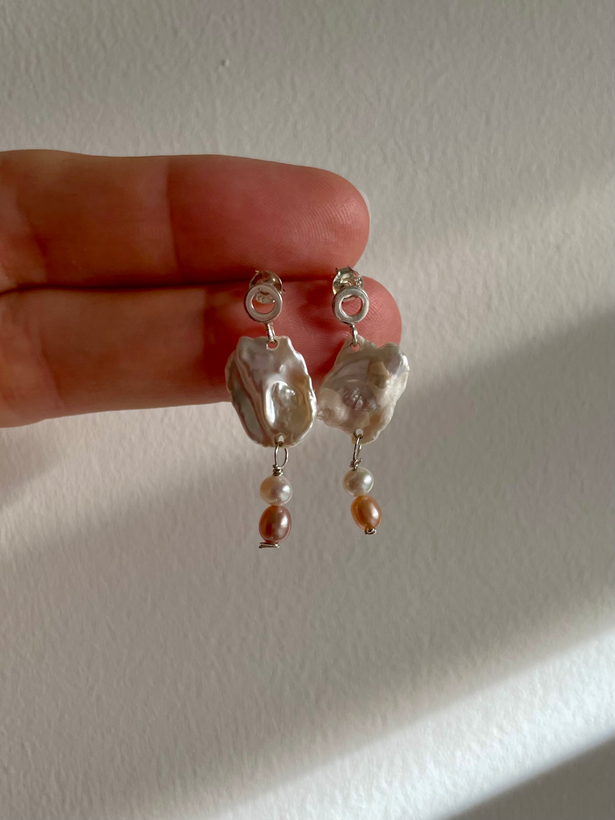 Alba – Keshi Pearl Earrings I KABU ATELIER